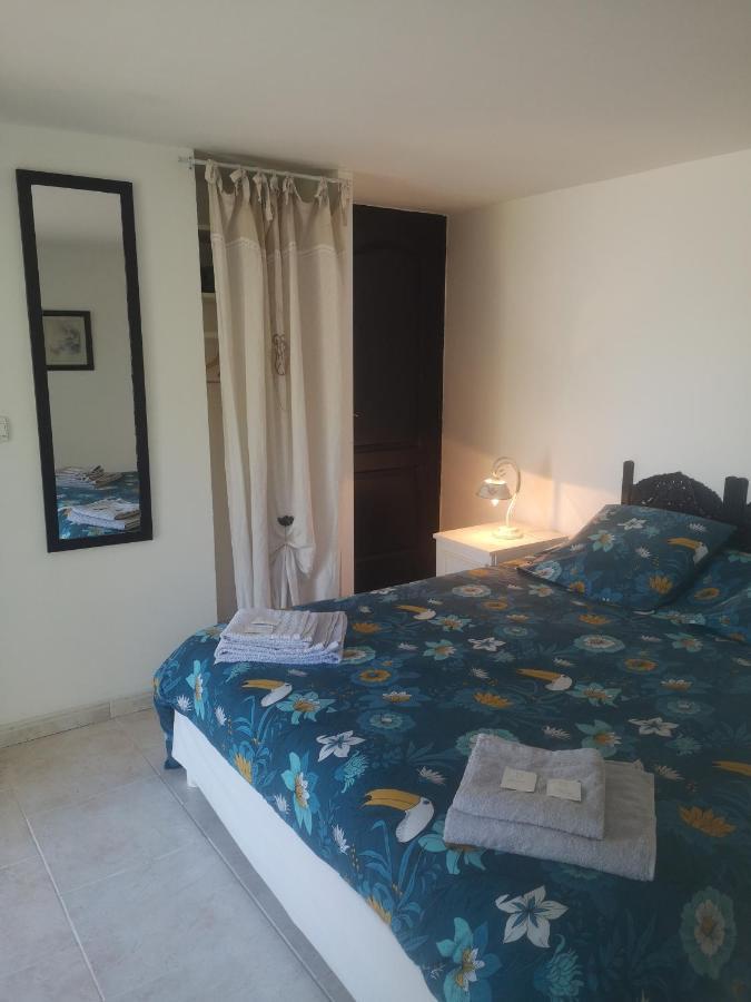 D'hotes Du Bijou Bleu Bed & Breakfast