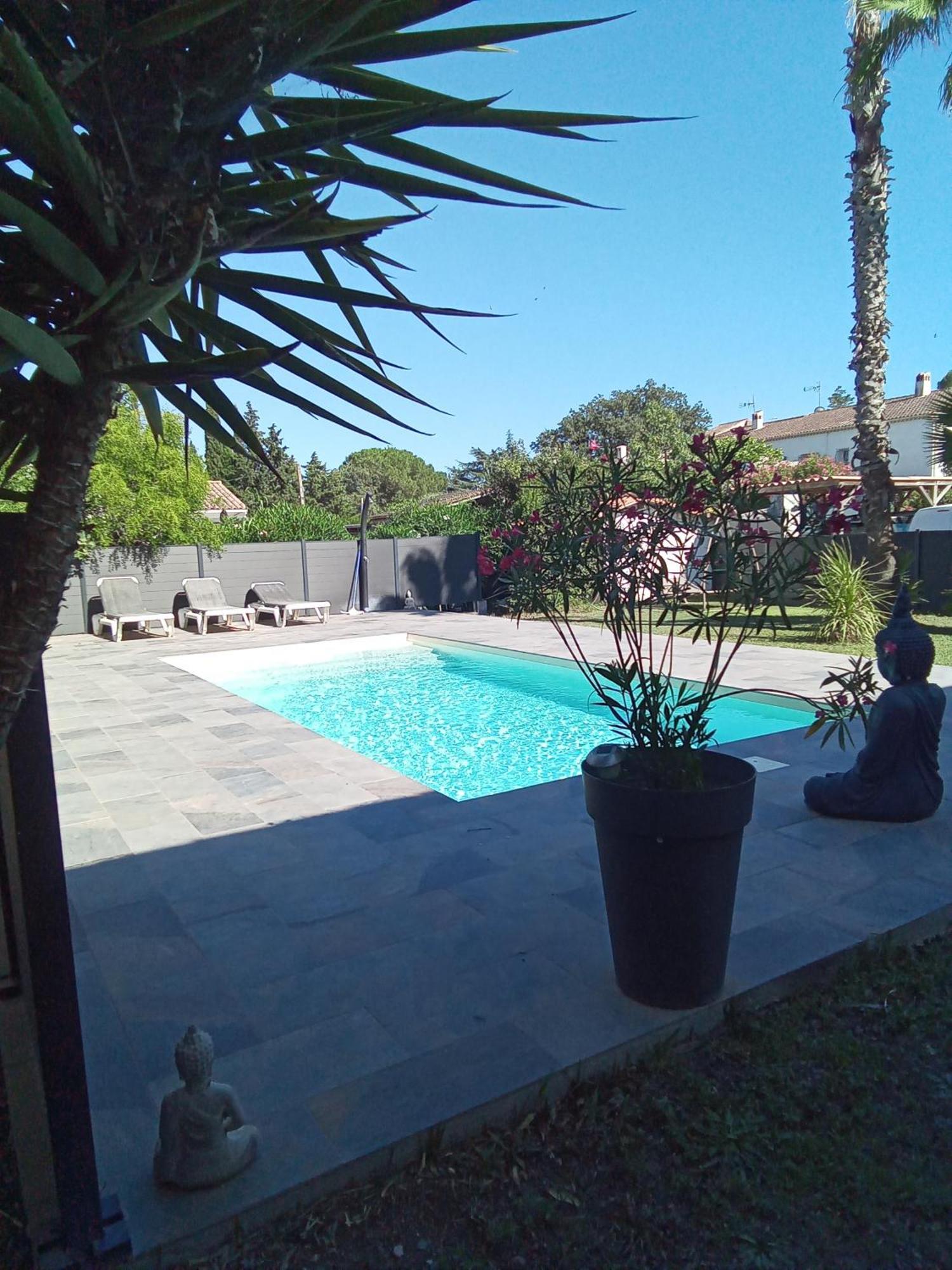 D'hotes Du Bijou Bleu Bed & Breakfast